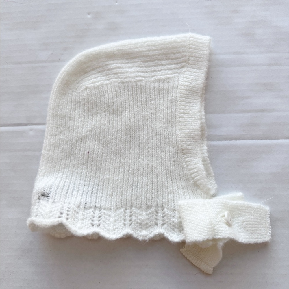 Zara Baby New Sott Knitted Baby Bonnet in Ivory White NWOT - brand new